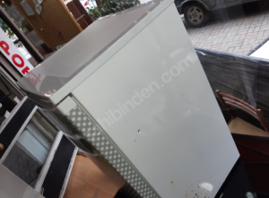 Sıfır gibi yeni mini buzdolabı çok temiz durumda
