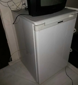 İNDESİT MARKA OFİS TİPİ MİNİ BUZDOLABI
