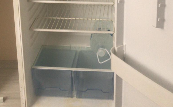 YENİ DURUMDA TEMİZ TEK KAPILI BUZDOLABI