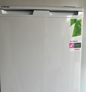 6 aylık temiz altus mini buzdolabı garantili ve sıfır gibi yepyeni